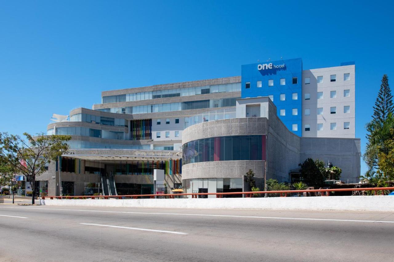 One Puerto Vallarta Aeropuerto Экстерьер фото