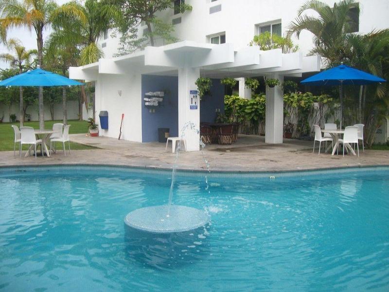 One Puerto Vallarta Aeropuerto Экстерьер фото
